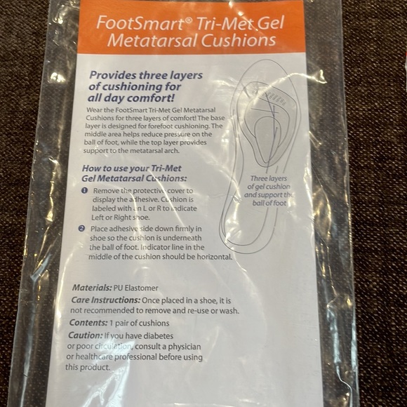 Two pairs of Footsmart tri-Met gel metatarsal cushions (new in package). - Picture 5 of 6